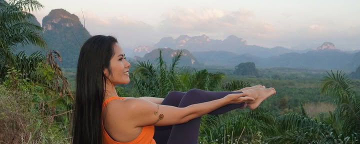 Gruppenklasse: Sunset Yoga + Singing Bowls Sound Bath