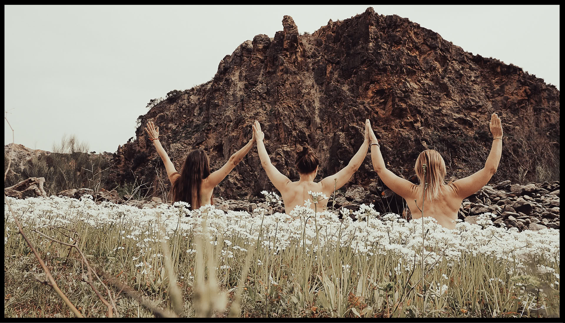 Earth Woman Nackt Yoga- und Meditations-Retreat