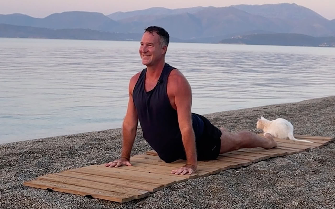 Escape ans Mittelmeer: Griechenland Yoga Retreat