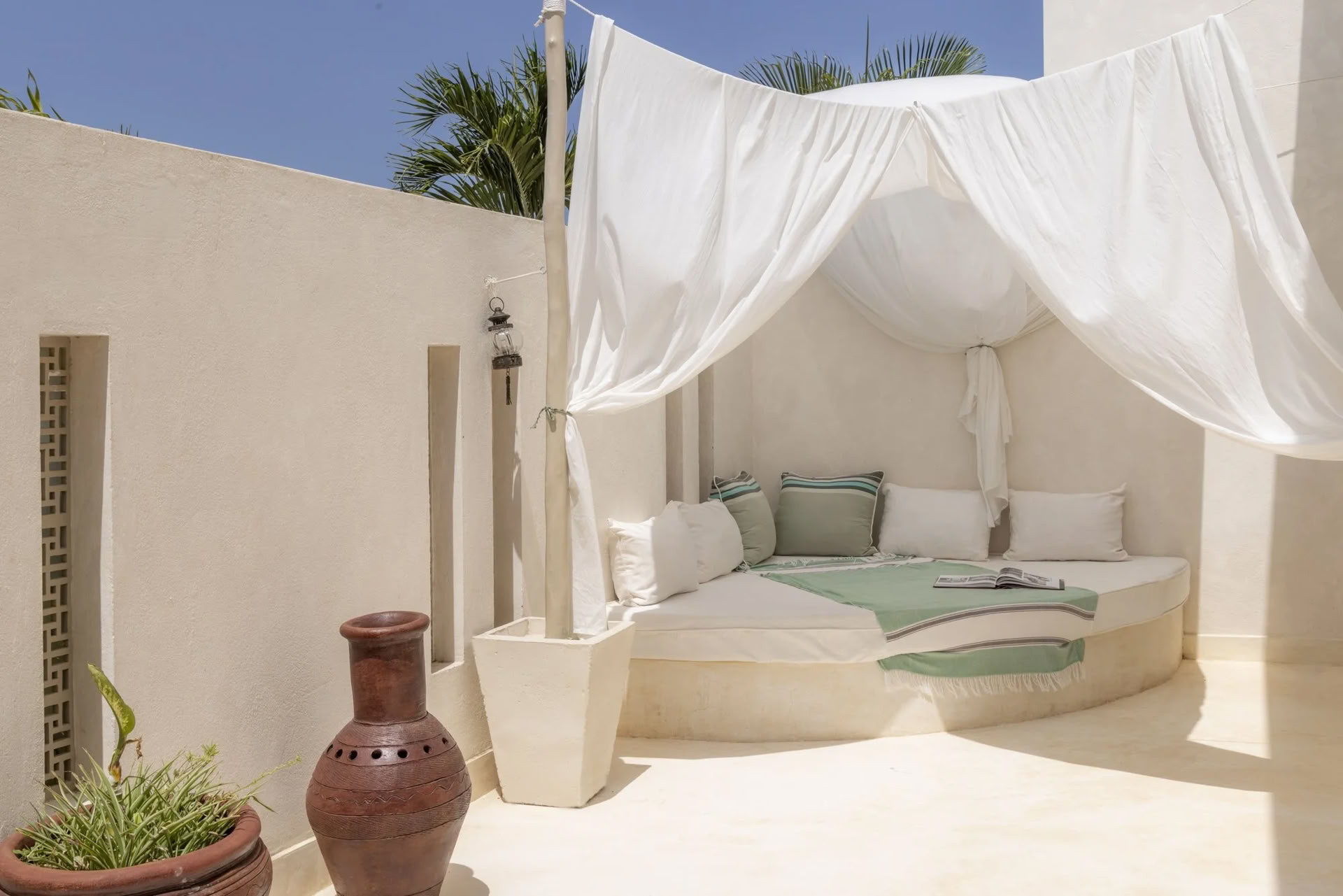 Kenianische Yoga- und Safari-Retreat-Räume