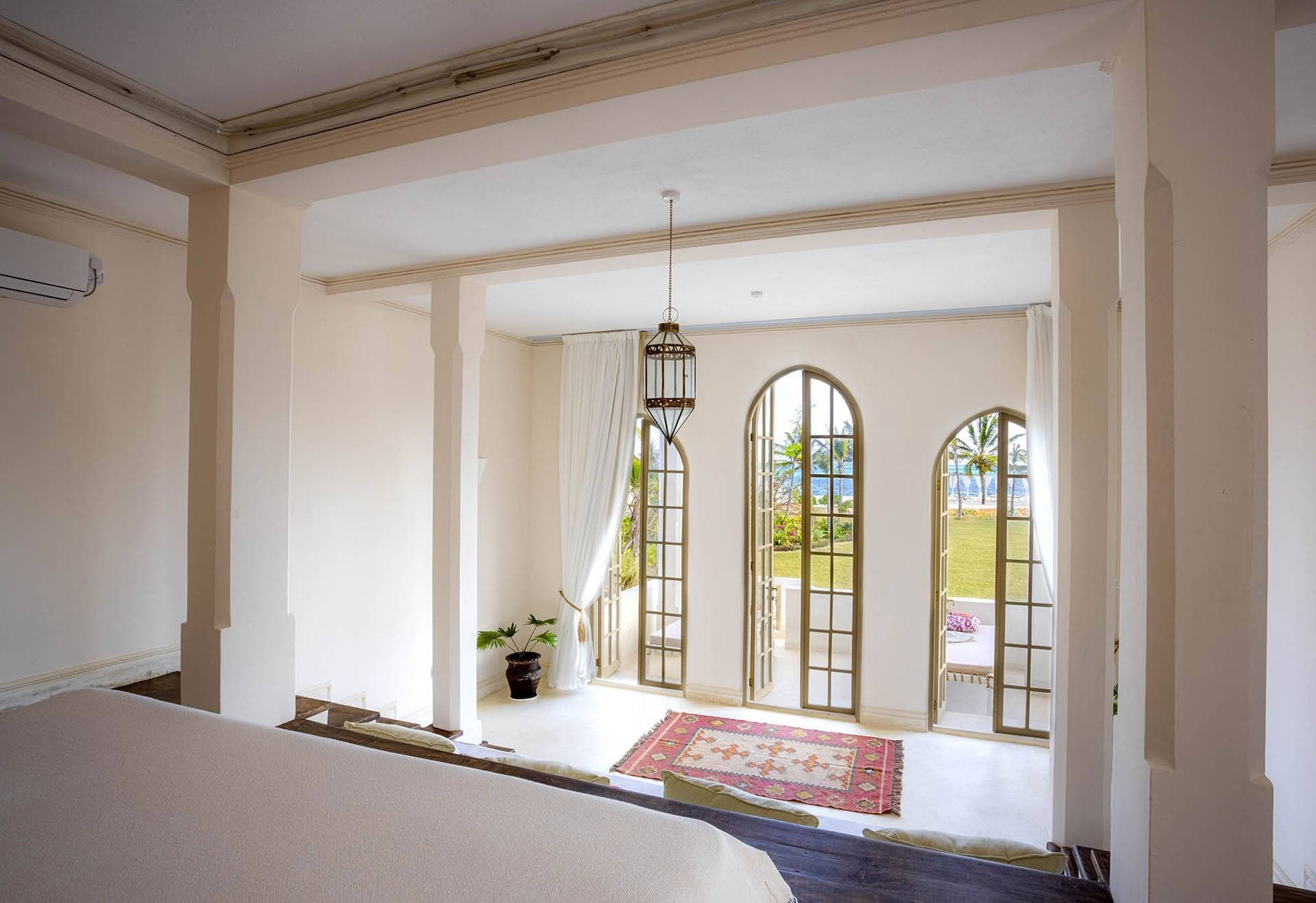 Kenianische Yoga- und Safari-Retreat-Räume