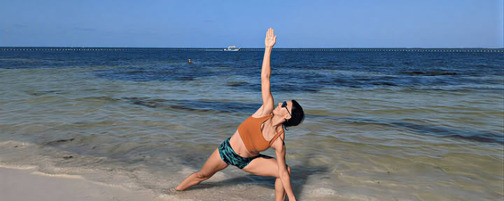 Hot Yoga, Vinyasa & Handstände mit Michael & Sindy!