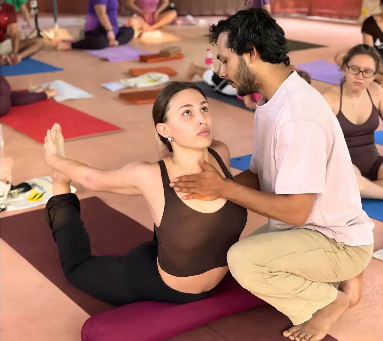 500-Stunden-Yoga-Lehrerausbildung in Kerala – 3. Jan. – 26. Jan. 2027