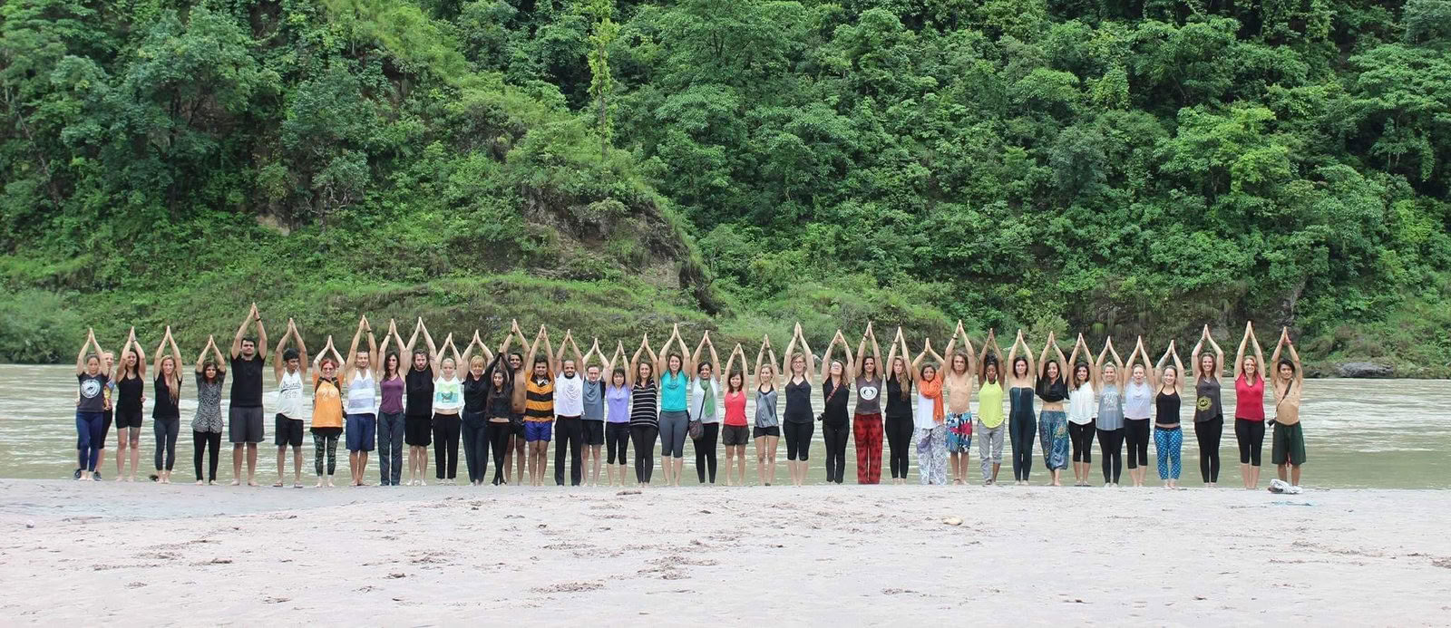 200-Stunden-Yoga-Lehrer-Ausbildung in Rishikesh – 2. bis 30. Jan. 2027