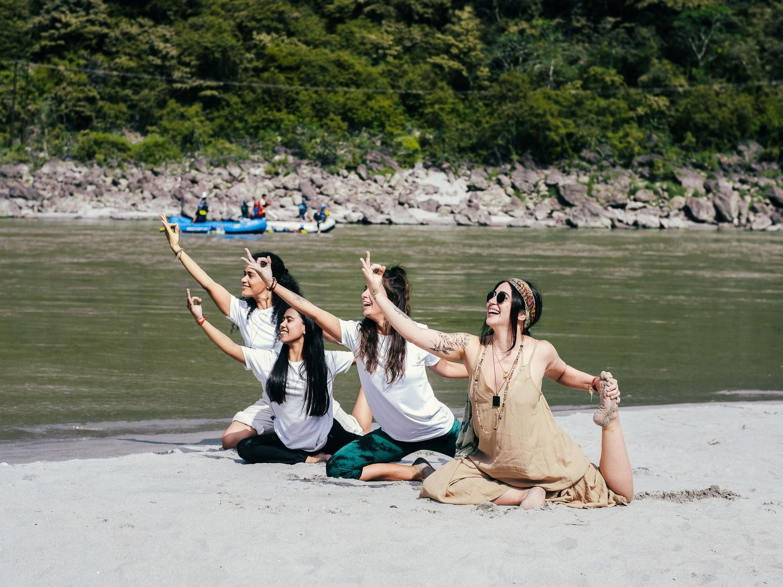 Spezielle 200-Stunden-Yoga-Lehrerausbildung in Rishikesh – 3. bis 30. Okt. 2026