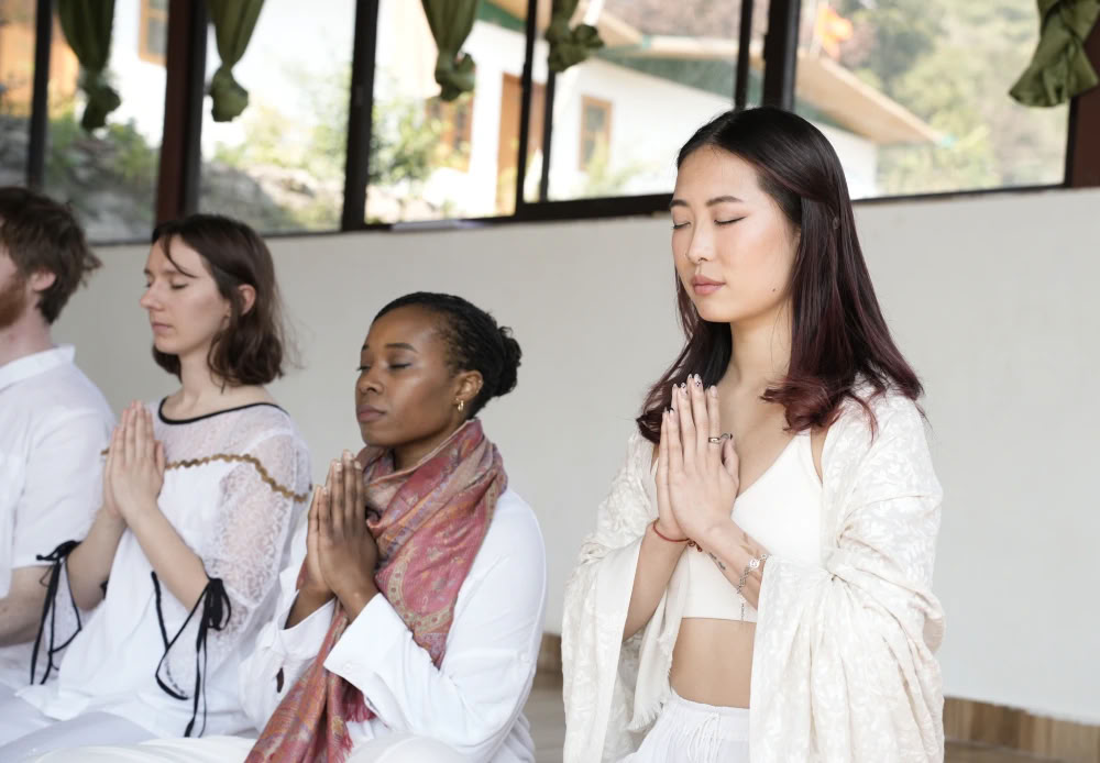 Pränatal- & Postnatal-Yoga TTC in Rishikesh