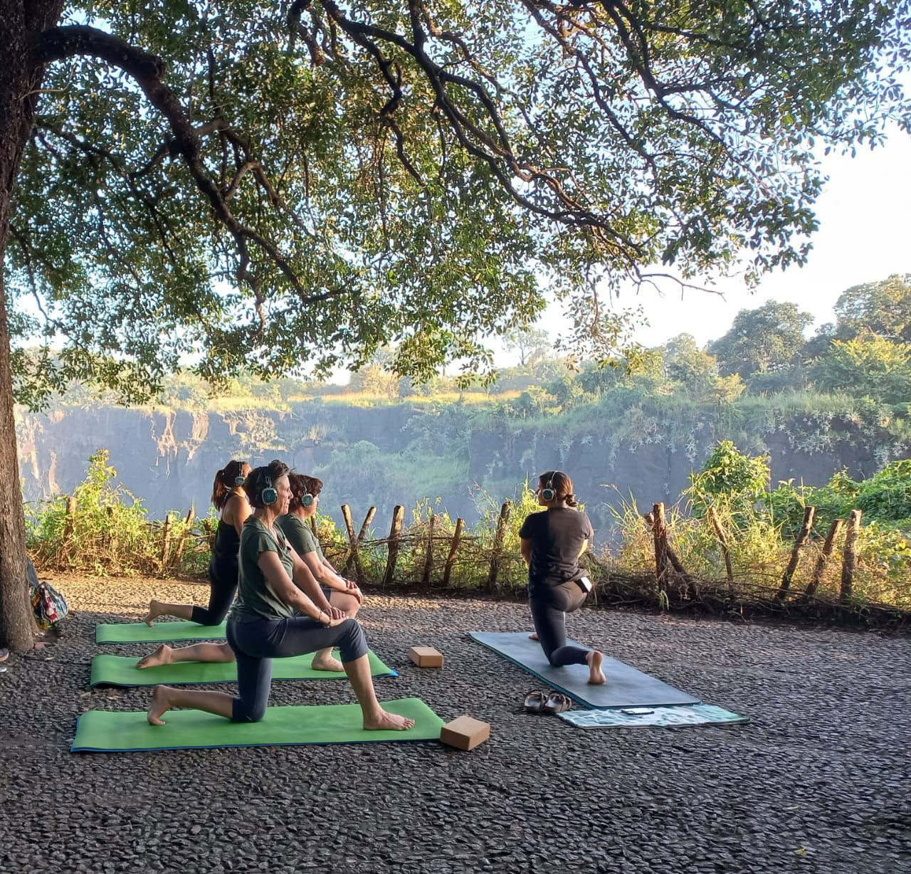 Yoga an den Falls