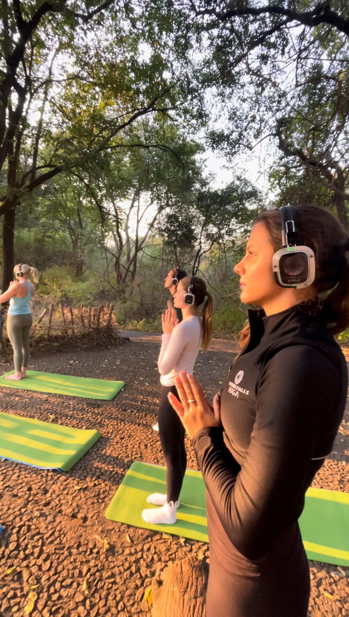 Yoga an den Falls