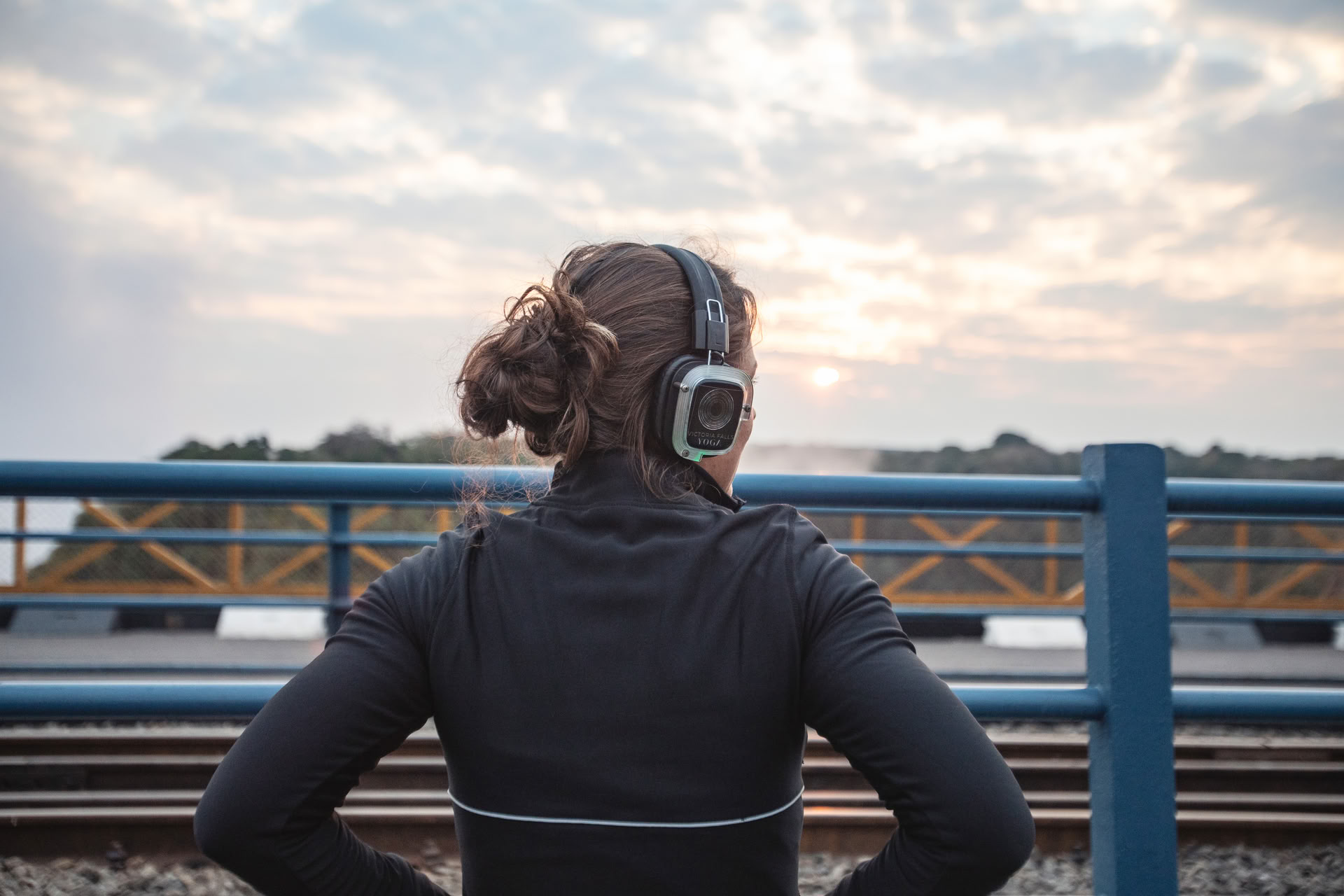 Yoga auf der Brücke