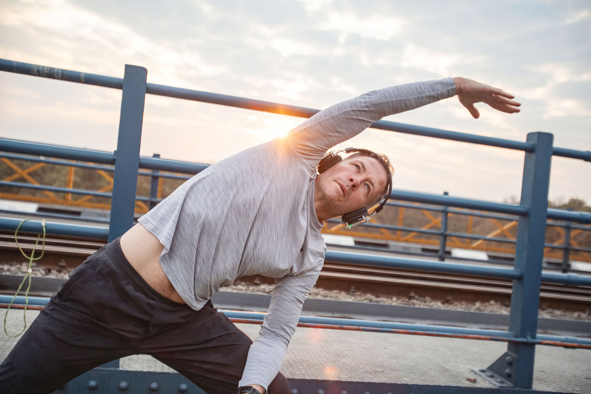 Yoga auf der Brücke