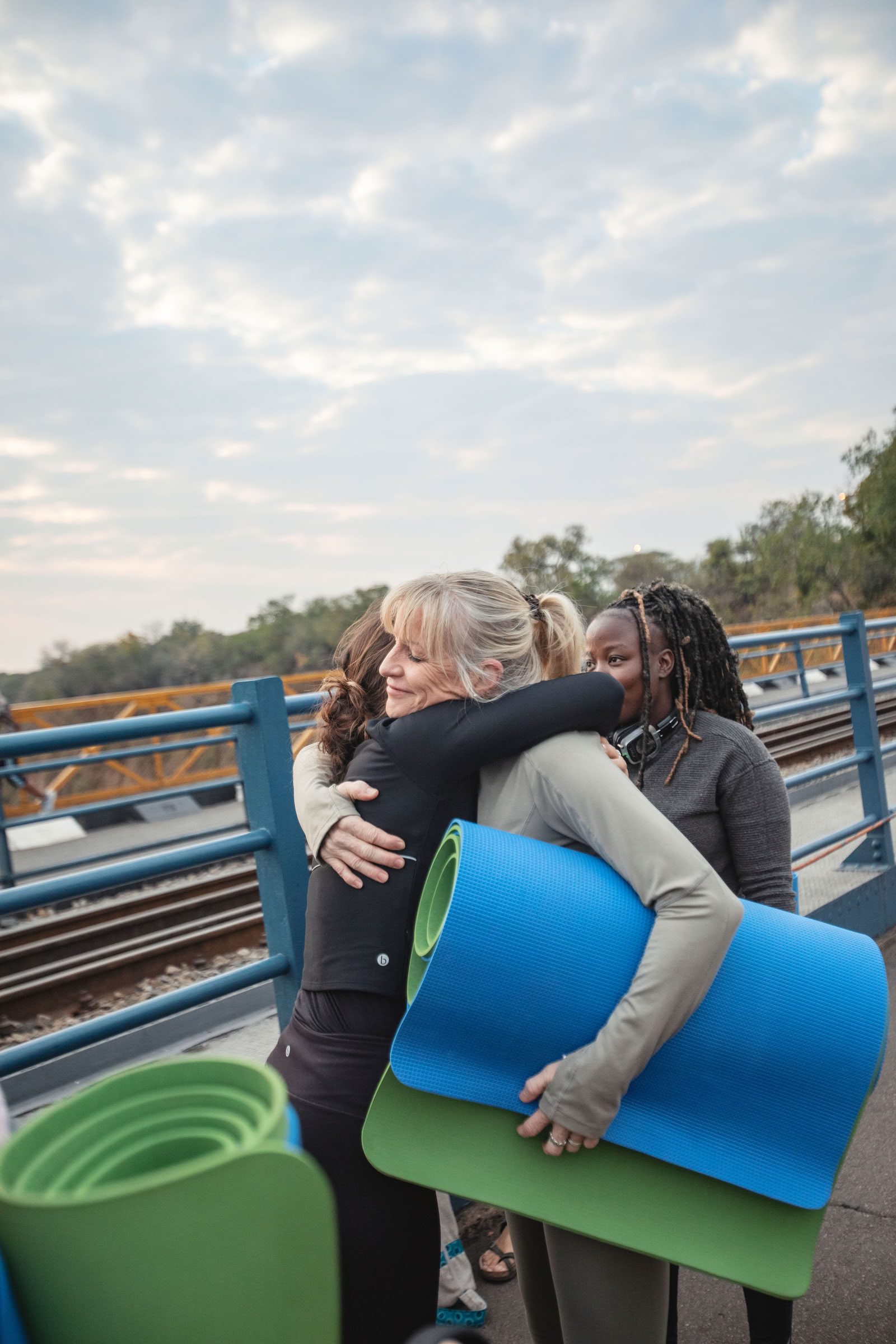 Yoga auf der Brücke