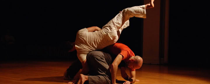Compositional Awareness im Contact Improvisation Workshop mit Andrew Harwood