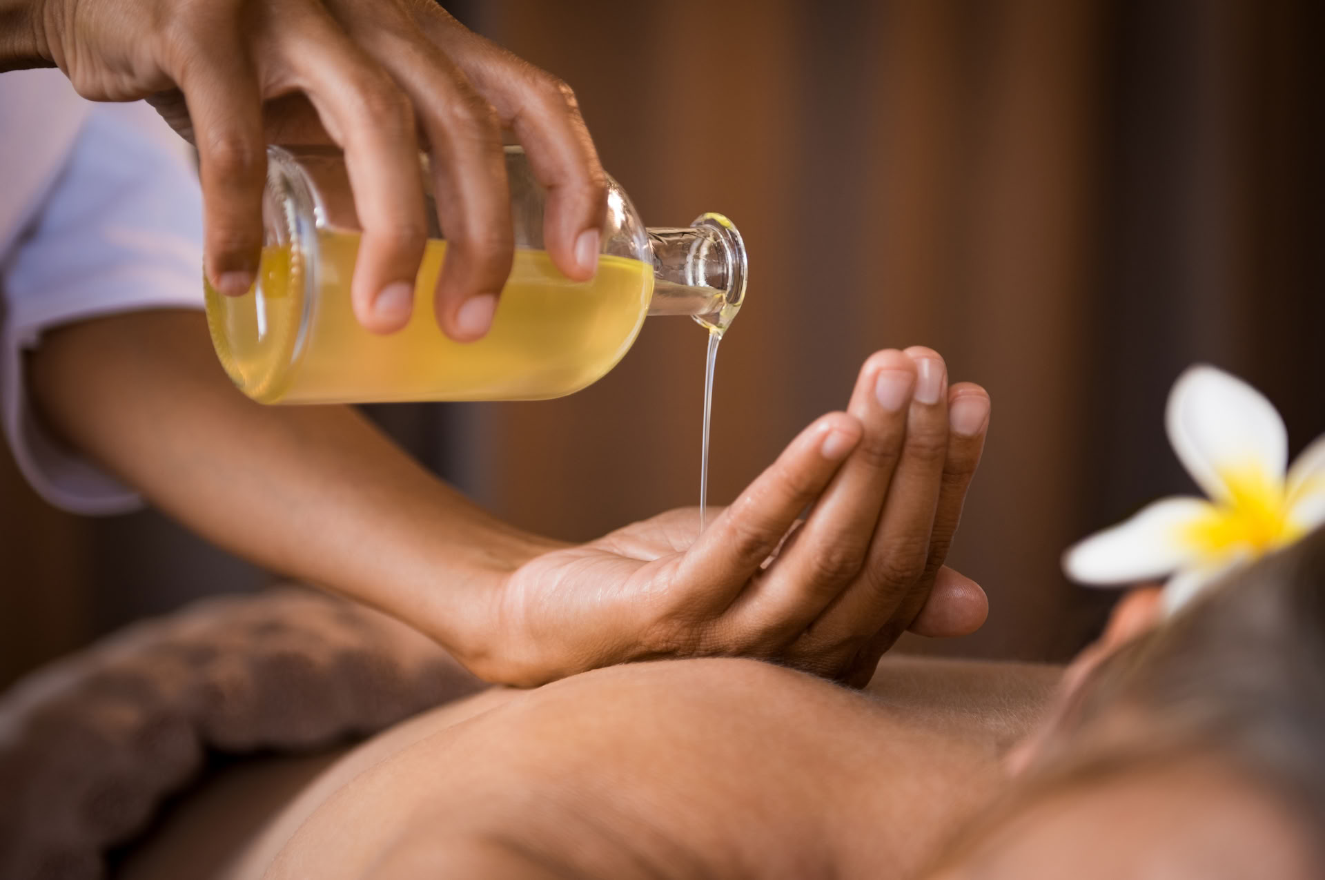 Thai- und Öl-Rückenmassage