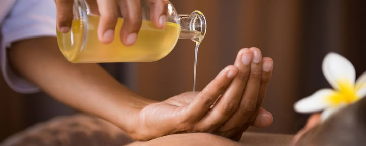 Thai- und Öl-Rückenmassage