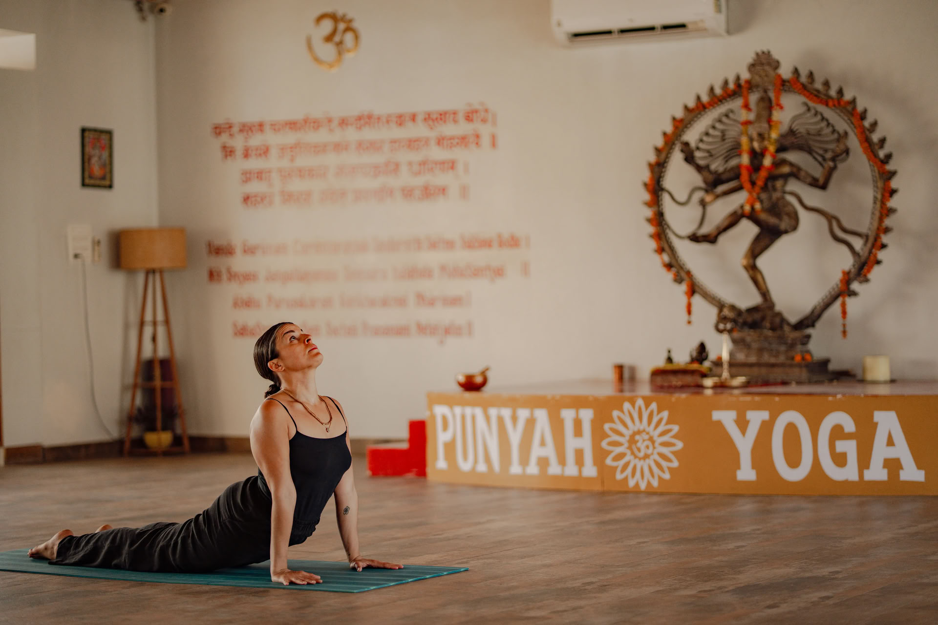 100-Stunden-Yoga-Lehrerausbildung