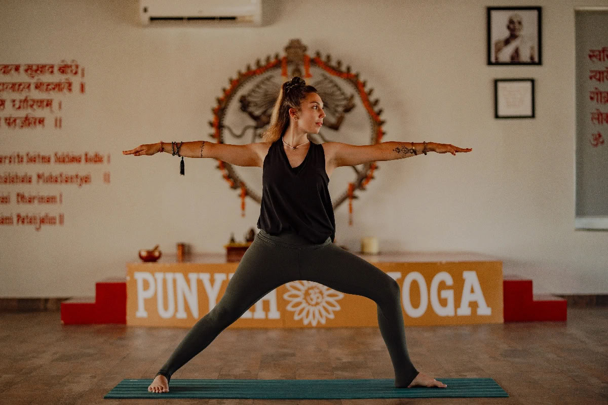 100-Stunden-Yoga-Lehrerausbildung