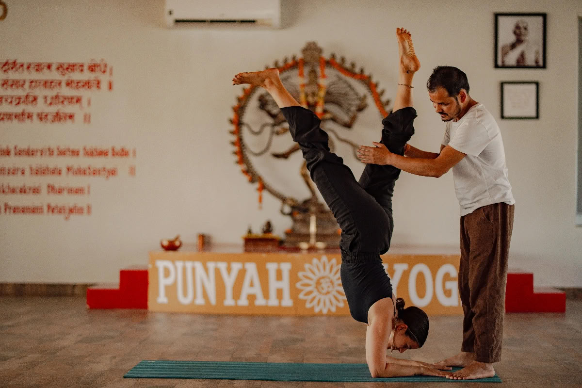 100-Stunden-Yoga-Lehrerausbildung