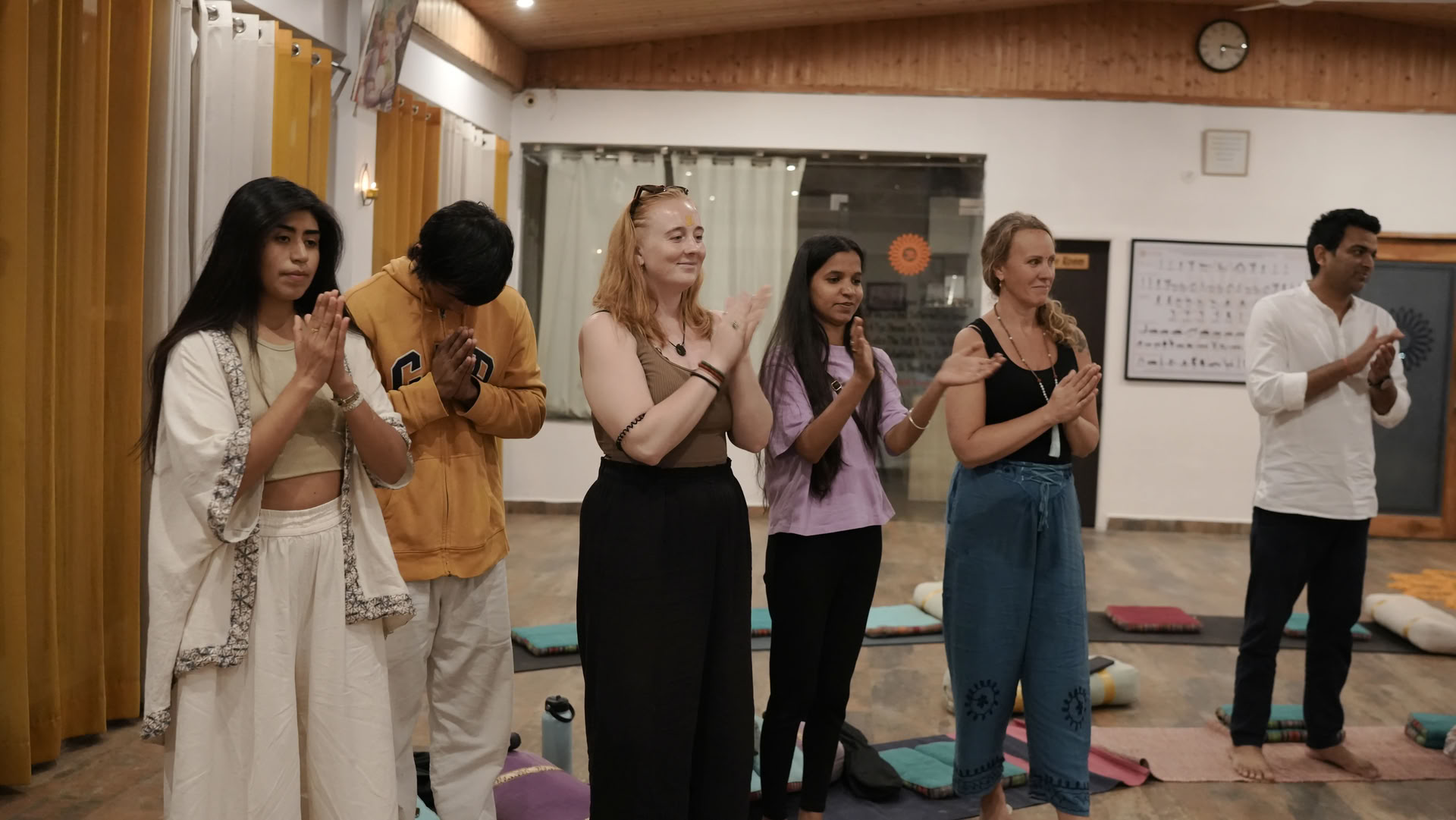 100-Stunden-Yoga-Lehrerausbildung