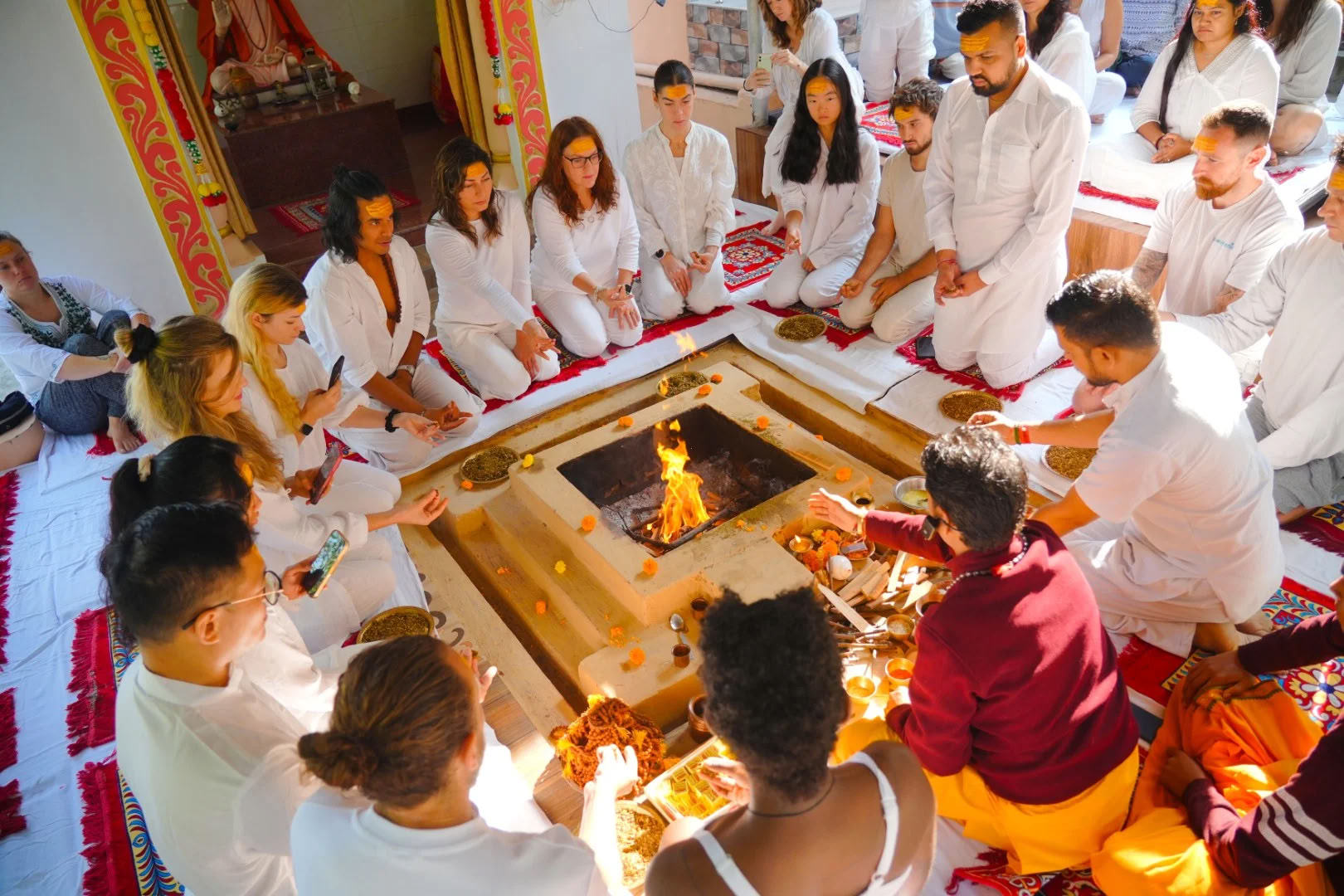 100-Stunden-Yoga-Lehrerausbildung in Rishikesh