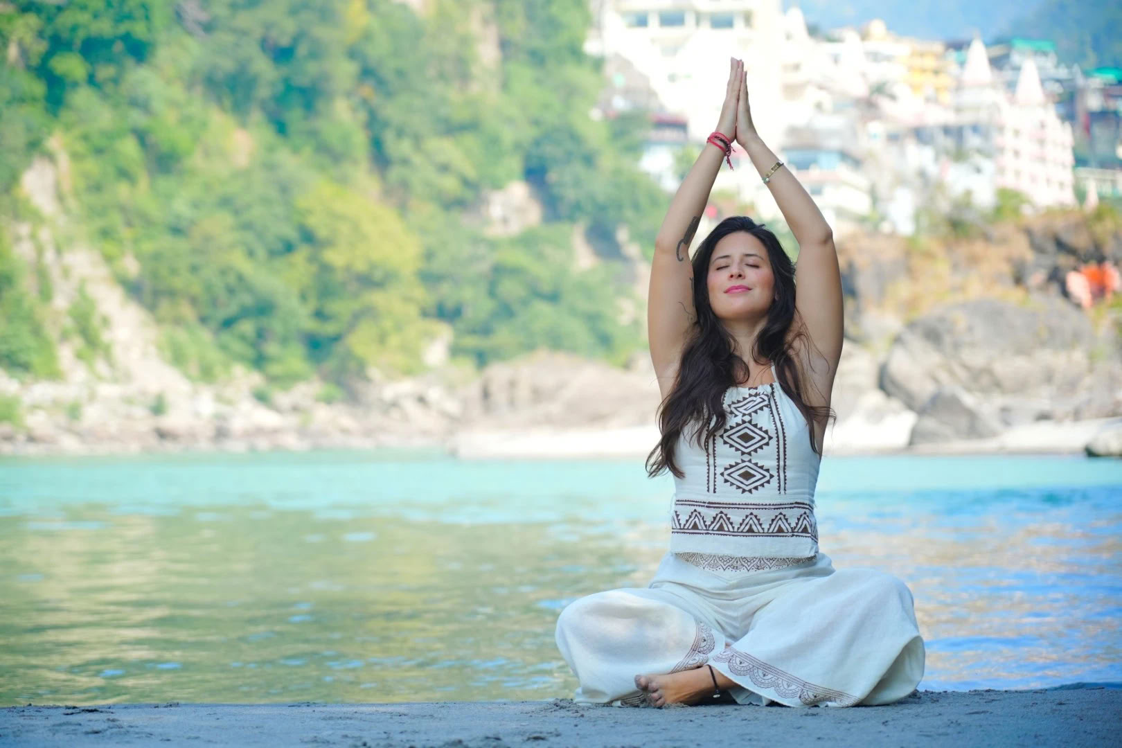 100-Stunden-Yoga-Lehrerausbildung in Rishikesh
