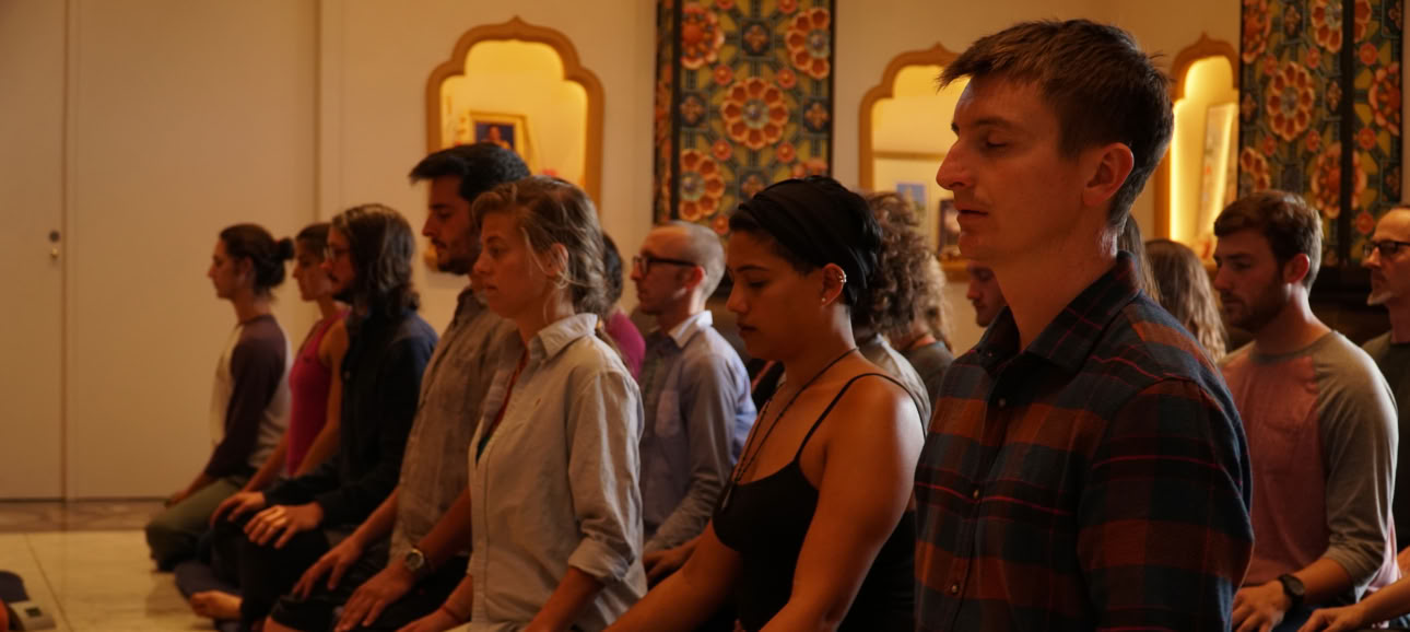 Finding Calm and Insight Through the Breath: Eine geführte Meditations-Retreat