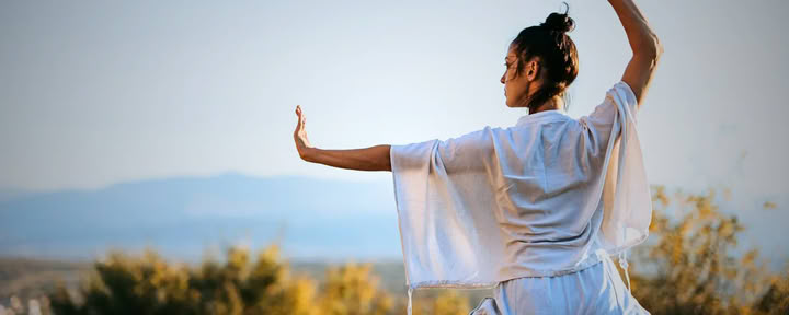 Freedom from Suffering Wochenende Retreat: Praktische Selbstliebe, Achtsamkeitsmeditation & Qigong für Klarheit, Heilung und Transformation
