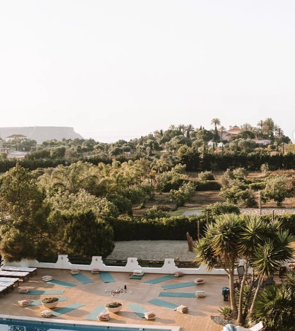 Erlebe alle Aspekte des Yoga – Retreat