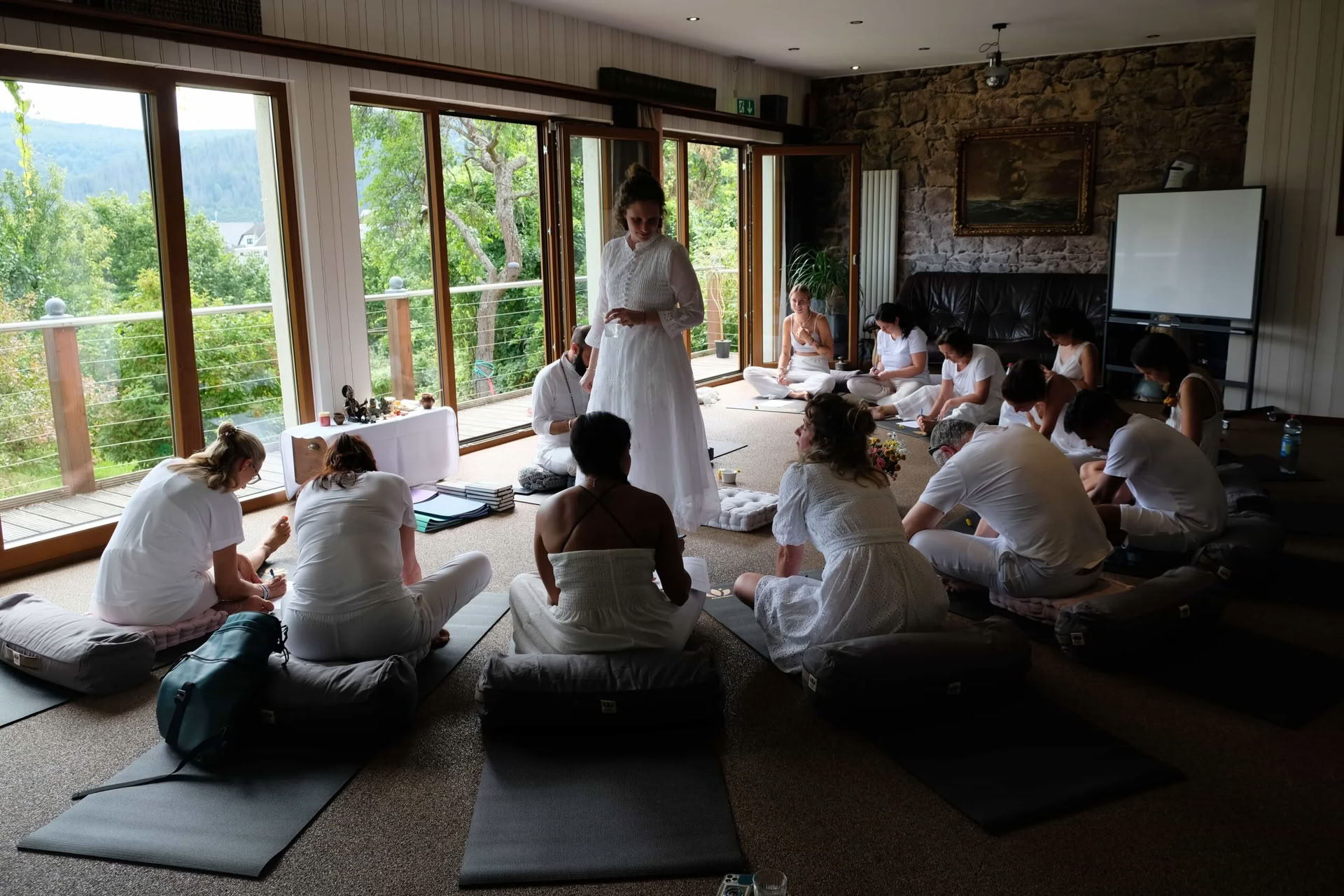100 Stunden Pre- & Postnatal-Yoga-Ausbildung in Deutschland