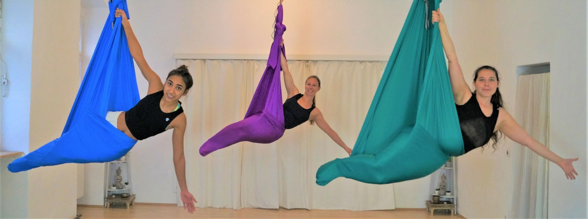 Fly & Stay: Aerial Yoga Retreat in Wien