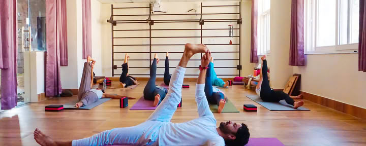 4-tägiges Yoga-Retreat in Rishikesh, Indien für tiefe Entspannung
