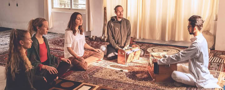 Kirtan- und Mantra-Gesangskurs