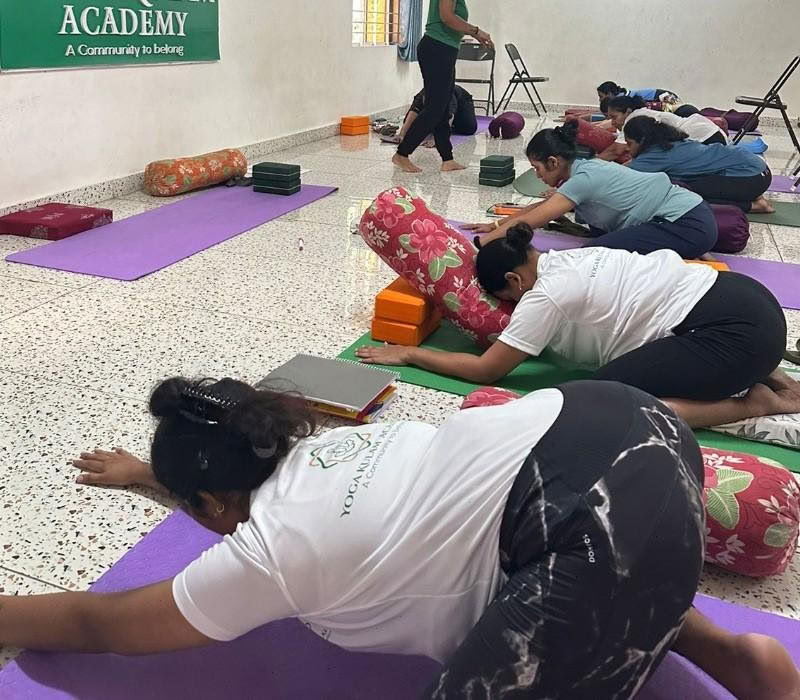 85-stündiger Pränatal- und Postnatal-Yoga-Lehrer:innen-Ausbildungskurs in Bengaluru
