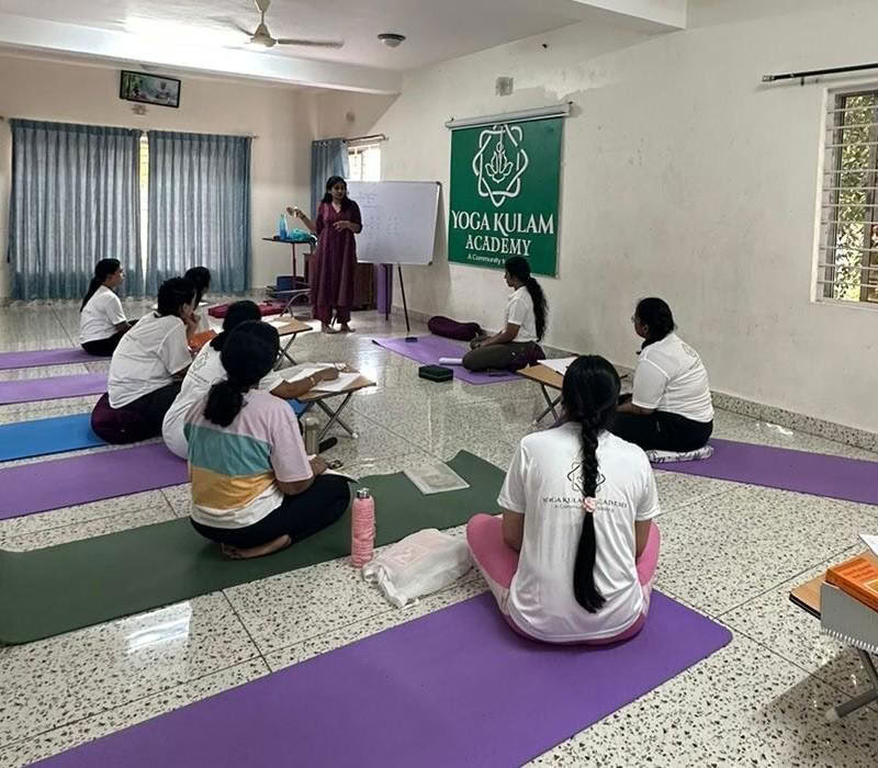 85-stündiger Pränatal- und Postnatal-Yoga-Lehrer:innen-Ausbildungskurs in Bengaluru