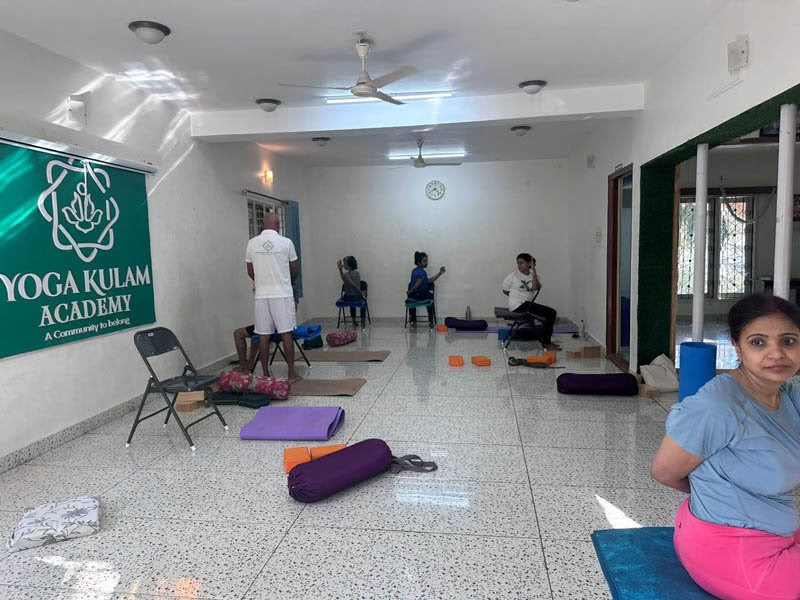 200-Stunden-Wochentags-Yoga-Lehrer-Ausbildungskurs in Bengaluru
