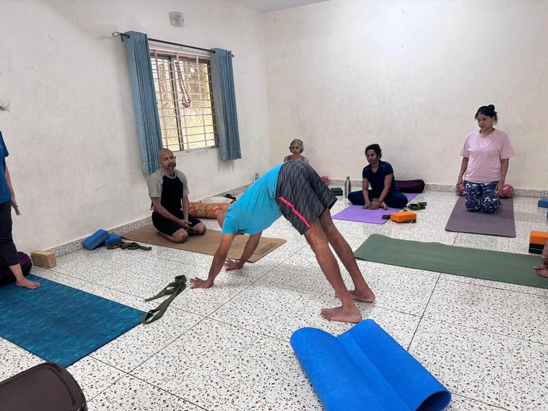 200-Stunden-Wochentags-Yoga-Lehrer-Ausbildungskurs in Bengaluru