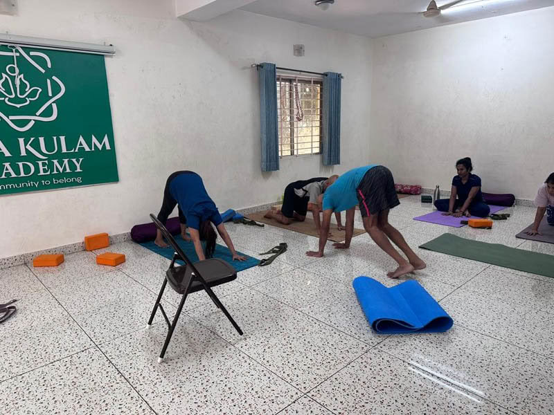 200-Stunden-Wochentags-Yoga-Lehrer-Ausbildungskurs in Bengaluru
