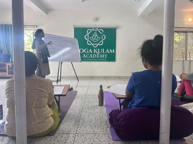200-Stunden-Wochenend-Yoga-TTC in Bengaluru