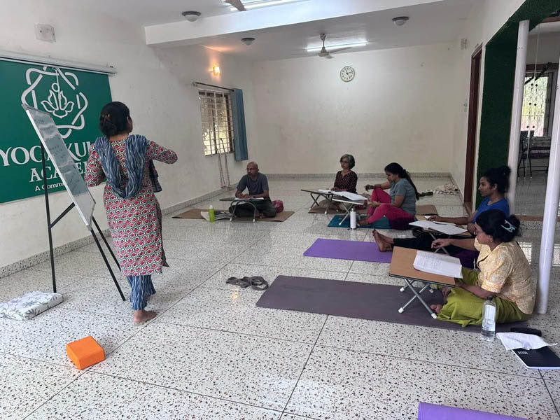 200-Stunden-Wochenend-Yoga-TTC in Bengaluru