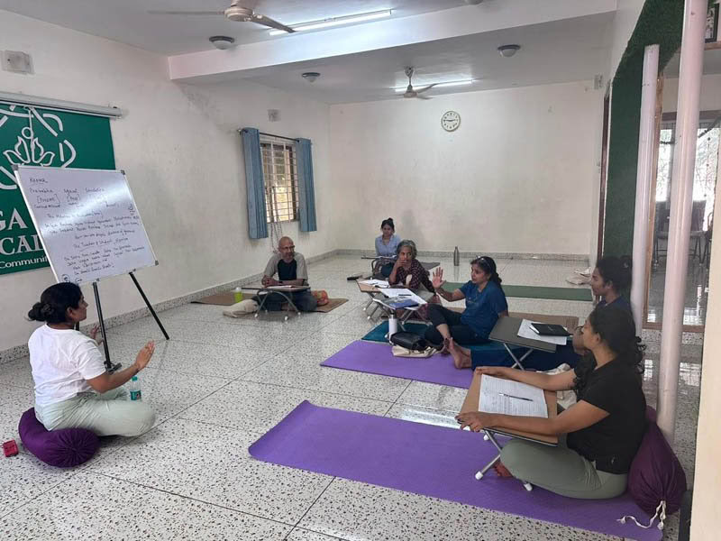 200-Stunden-Wochenend-Yoga-TTC in Bengaluru