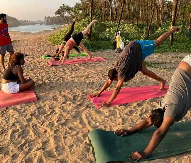 100-Stunden-Yoga-Lehrer-Ausbildungskurs in Kerala
