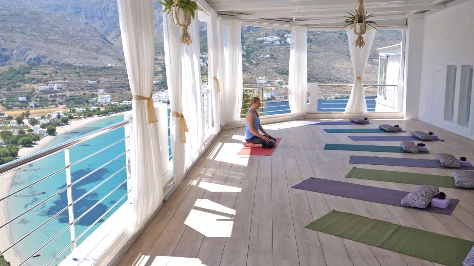 Serenity by the Sea: Finde deinen Flow — Island Edition.