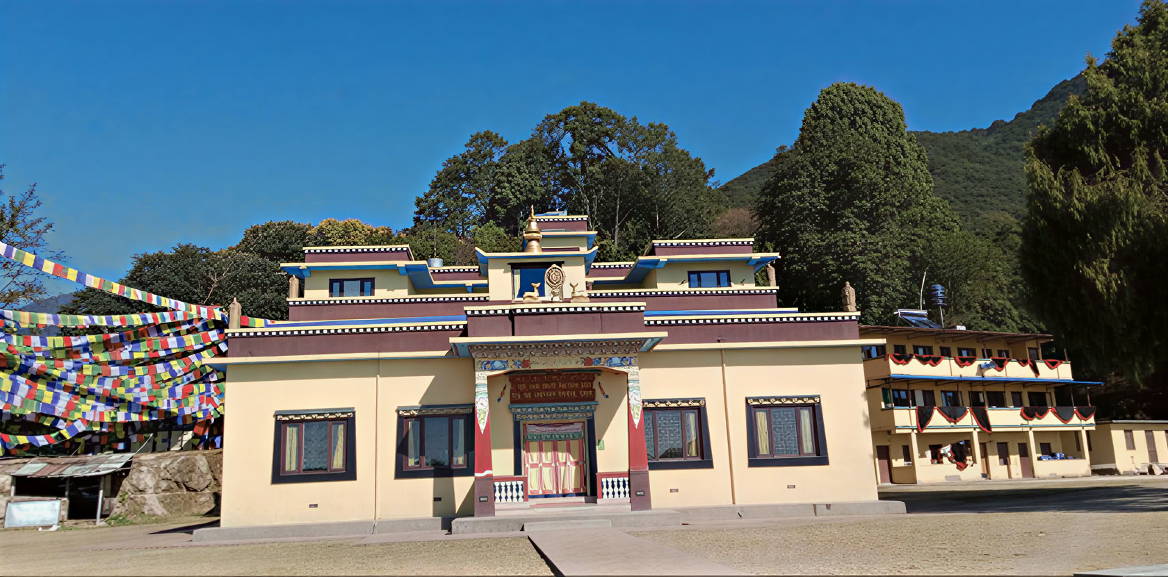Seven Days Buddhistisches Kloster Trekking Meditations Yoga Retreat