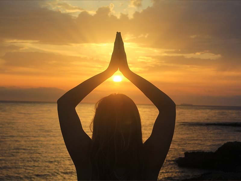 Samstag + Sonntag Morgen: Yoga und Meditation