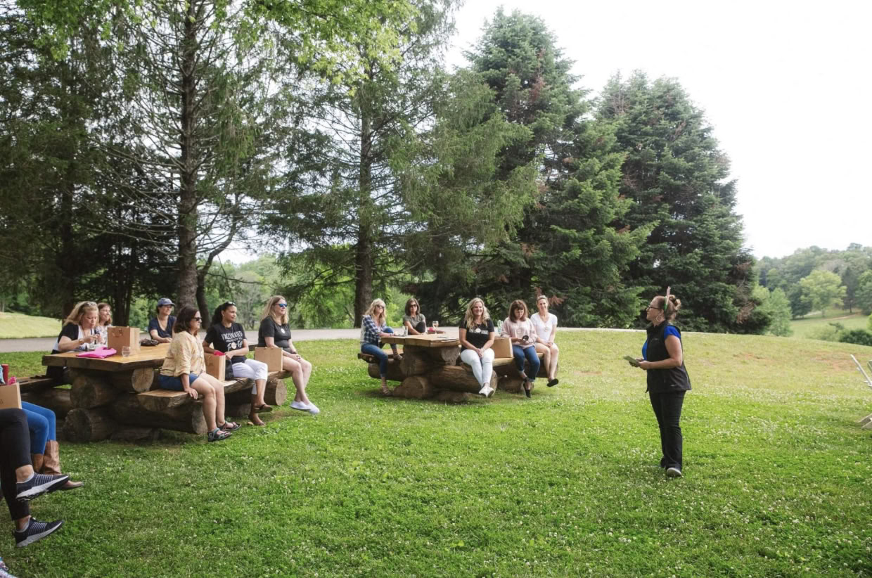Candle Lit Sound Healing Bath - The Sanctuary at The Horse Shoe Farm mit Kelly Flowers