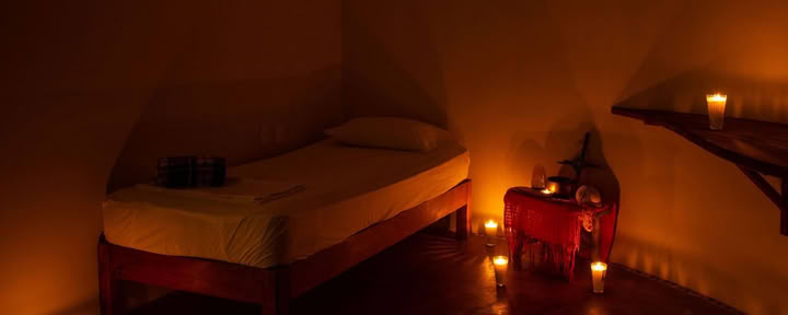 Dunkelheits-Meditations-Retreat