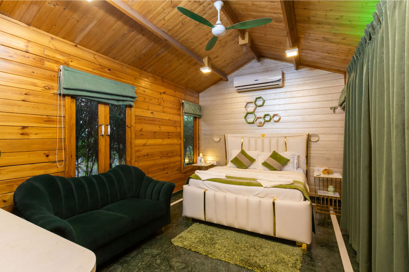 200-Stunden Multi-Style Yoga Teacher Training Course – 26. Nov. - 16. Dez.