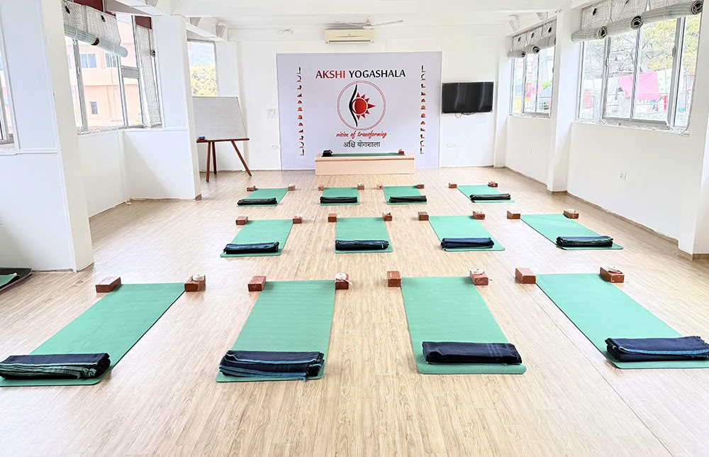 100-Stunden Yoga Teacher Training für Anfänger in Rishikesh, Indien