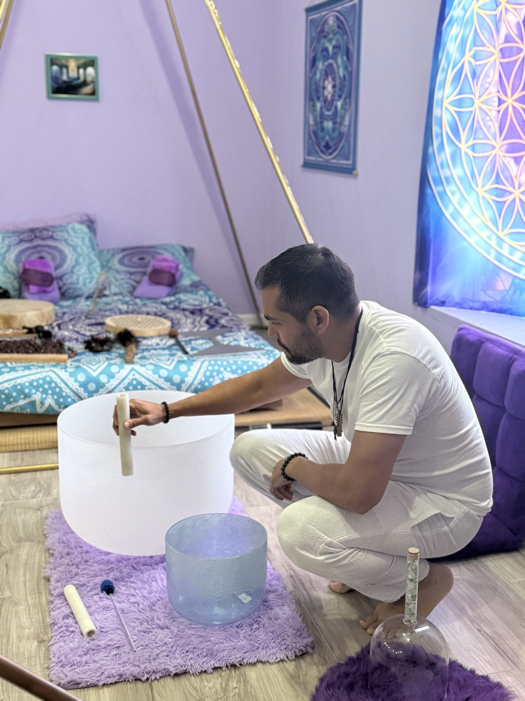 Sound Baths mit Christopher Chavez
