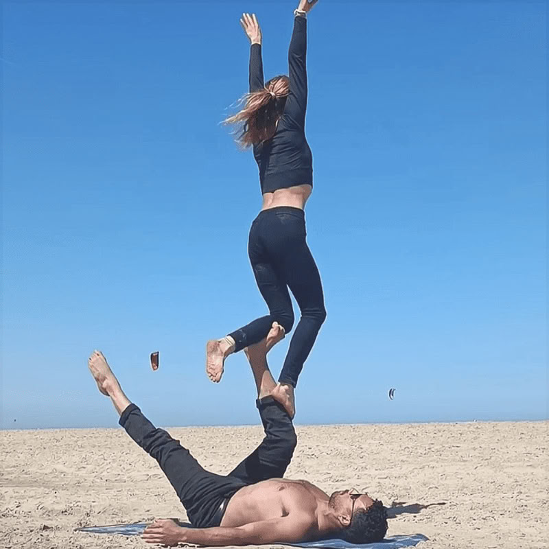 Floripa Summer Play: Yoga, Acro & Inversionen