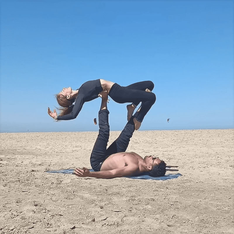 Floripa Summer Play: Yoga, Acro & Inversionen